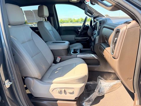 Used 2021 Chevrolet Silverado 1500 LTZ w/ LTZ Premium Package AWD/4WD image 11