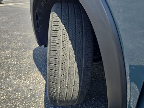Certified 2025 Honda HR-V LX image 28