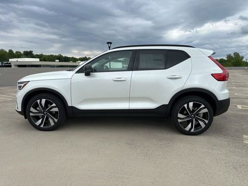 New 2026 Volvo XC40 B5 Ultra w/ Protection Package Premier AWD/4WD image 4