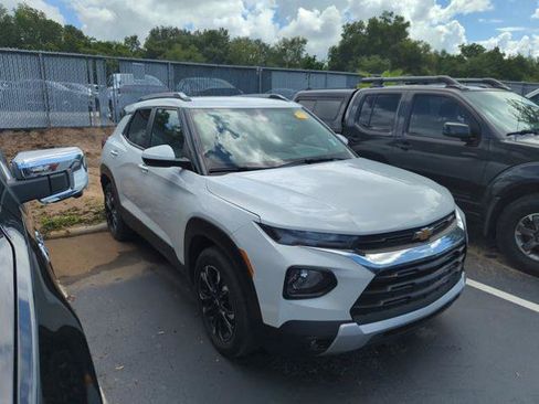 Used 2023 Chevrolet TrailBlazer LT FWD image 1