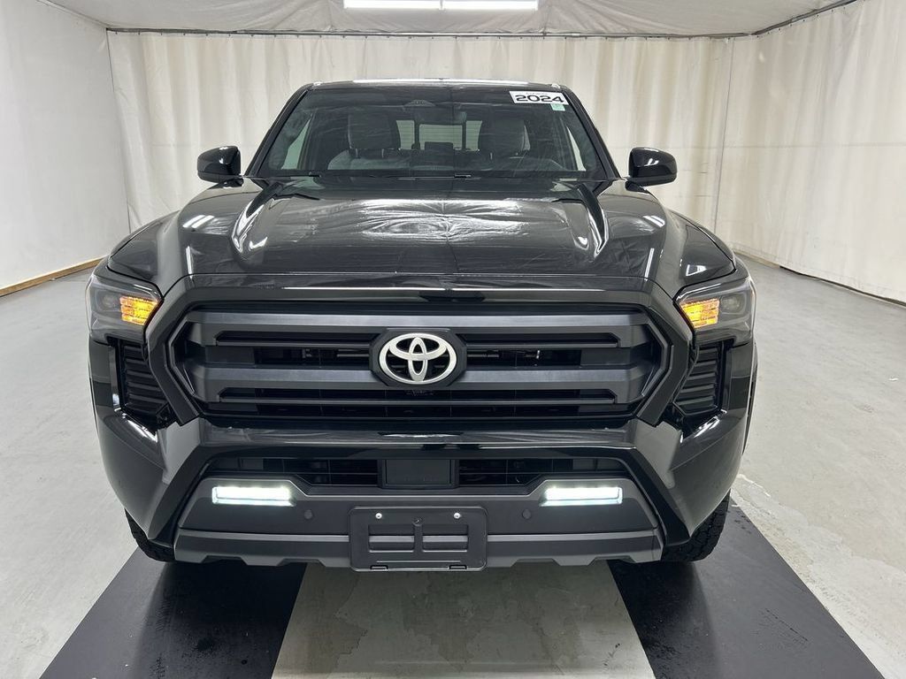 Used 2024 Toyota Tacoma SR5 AWD/4WD image 3