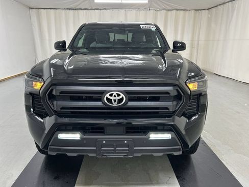 Used 2024 Toyota Tacoma SR5 AWD/4WD image 3