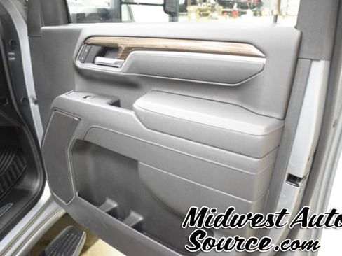 Used 2025 Chevrolet Silverado 2500 LT w/ Convenience Package image 32