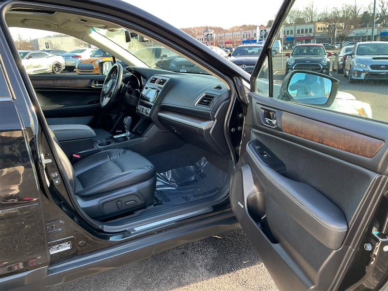 Used 2017 Subaru Outback 2.5i Limited AWD/4WD image 32