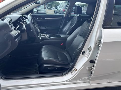 Used 2016 Honda Civic Touring image 9