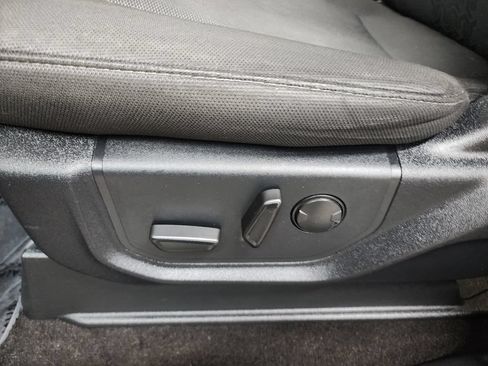 Used 2019 Ford F150 XLT w/ Equipment Group 302A Luxury AWD/4WD image 13