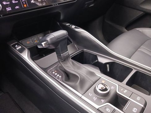 Used 2025 Kia Sorento S w/ Panoramic Sunroof Package image 24