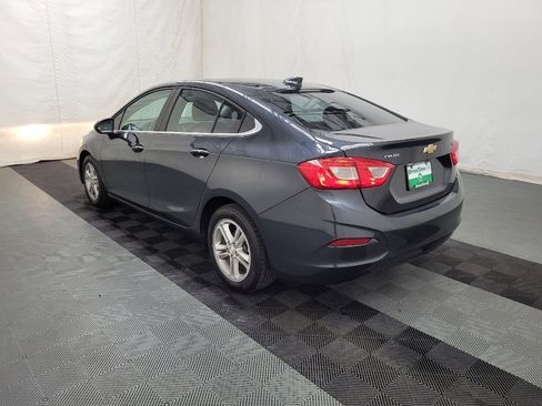 Used 2017 Chevrolet Cruze LT w/ Convenience Package FWD image 5