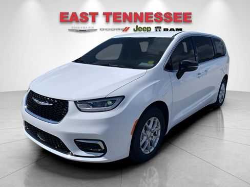 New 2026 Chrysler Pacifica Select image 7