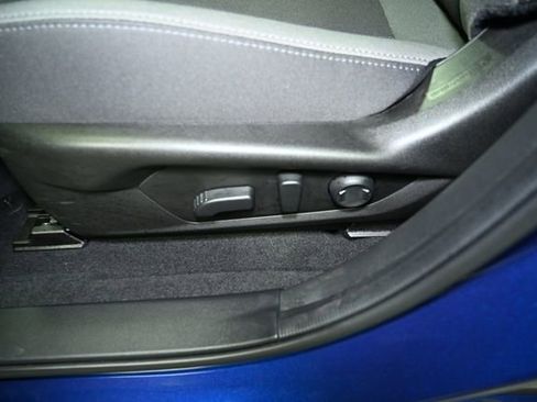 Used 2025 Subaru Crosstrek 2.0i Premium image 25