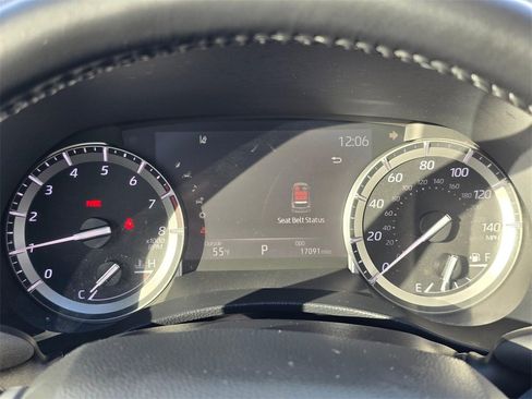 Certified 2022 Toyota Highlander XLE image 24