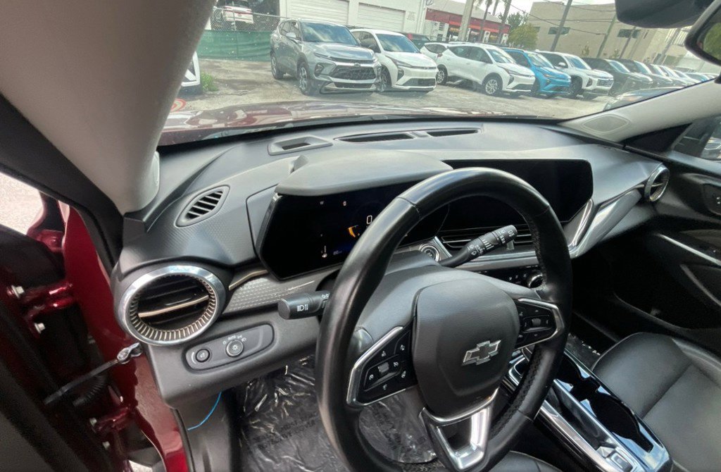 Used 2024 Chevrolet Trax ACTIV w/ Sunroof Package FWD image 14