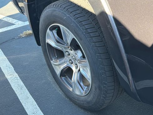 Used 2019 RAM 1500 Laramie RWD image 12