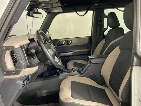 Used 2023 Ford Bronco Wildtrak AWD/4WD image 14