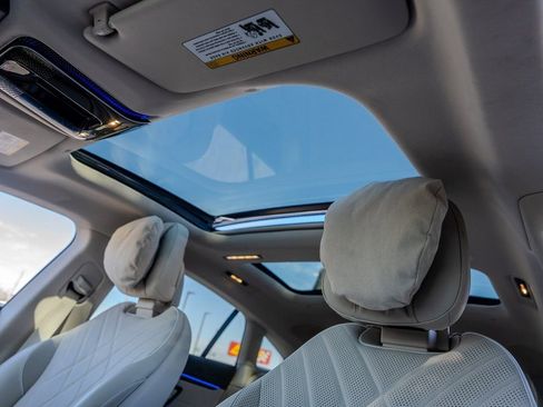 Used 2023 Mercedes-Benz EQS 580 4MATIC Sedan image 17