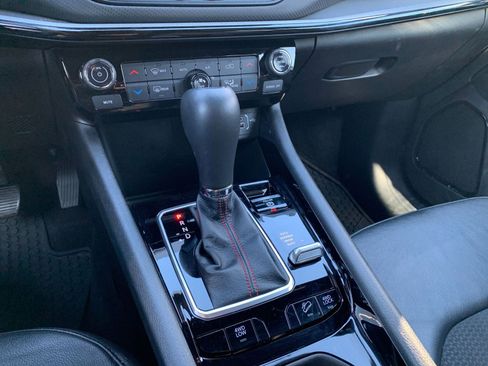 Used 2025 Jeep Compass Trailhawk image 40