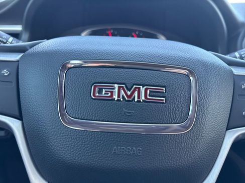 Used 2023 GMC Acadia SLT image 30