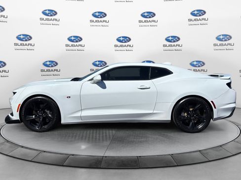 Used 2020 Chevrolet Camaro SS RWD image 2