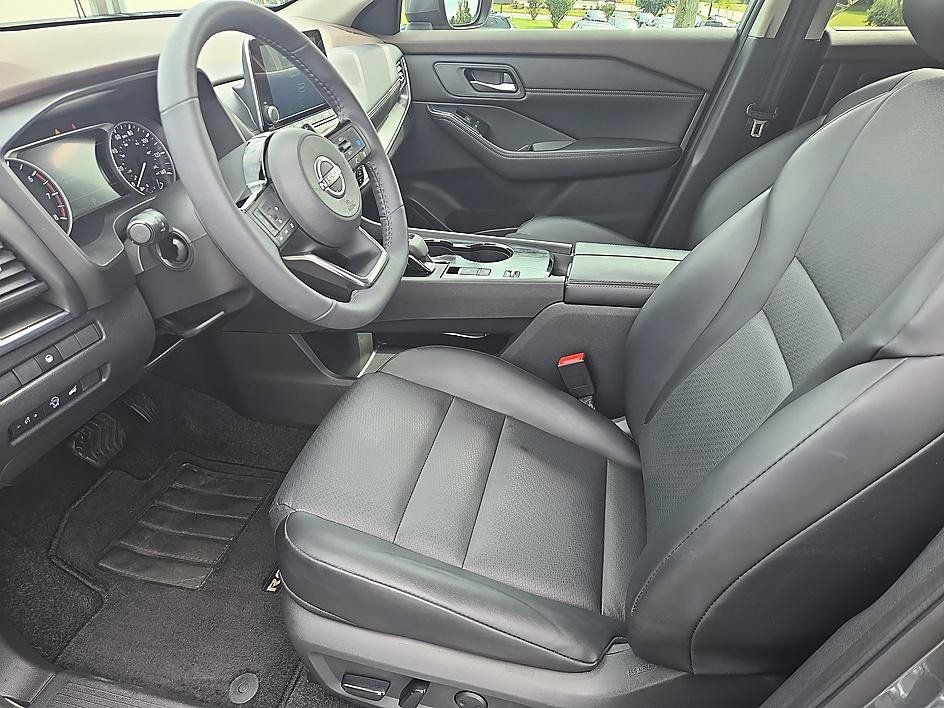 Certified 2023 Nissan Rogue SV w/ SV Premium B Package FWD image 13