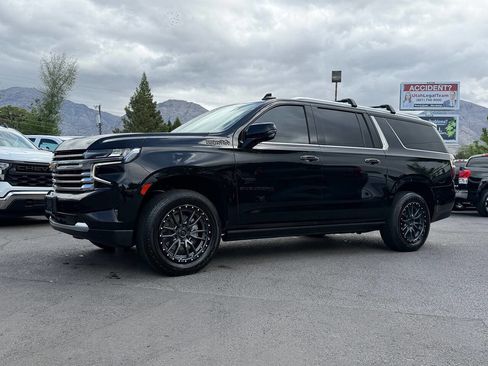 Used 2021 Chevrolet Suburban High Country image 1