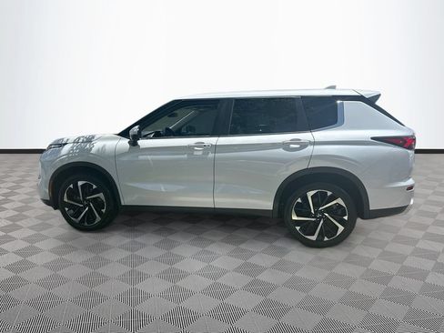 Used 2022 Mitsubishi Outlander SE FWD image 9