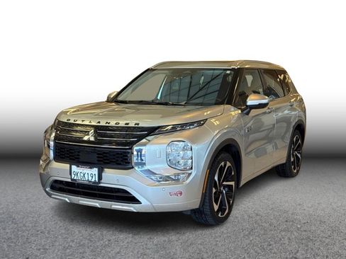 Used 2023 Mitsubishi Outlander SEL image 1