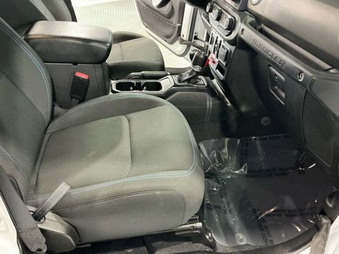 Used 2022 Jeep Wrangler Unlimited Rubicon 4xe image 17