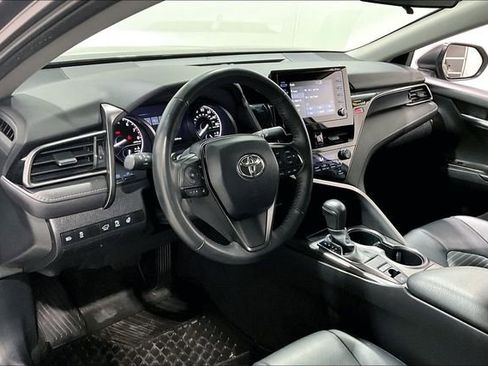 Used 2024 Toyota Camry SE image 17