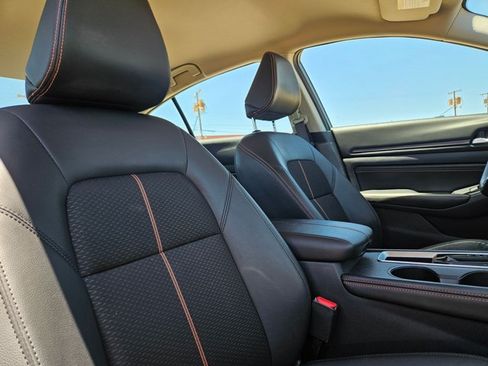 Used 2022 Nissan Altima 2.5 SR FWD image 17