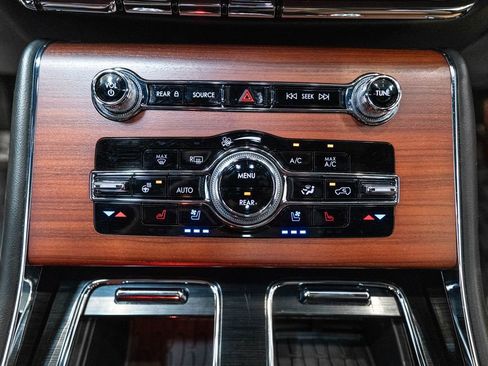 Used 2021 Lincoln Aviator Reserve w/ Equipment Group 202A AWD/4WD image 26