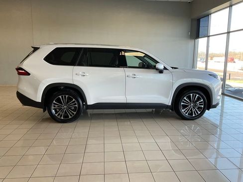 Used 2026 Toyota Grand Highlander MAX Platinum image 7