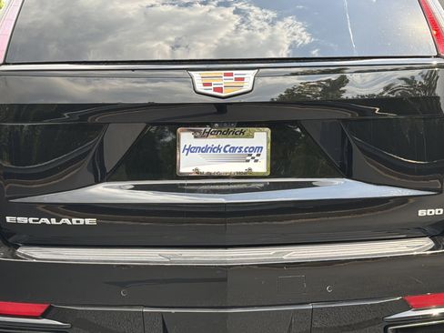 Used 2023 Cadillac Escalade Sport AWD/4WD image 16