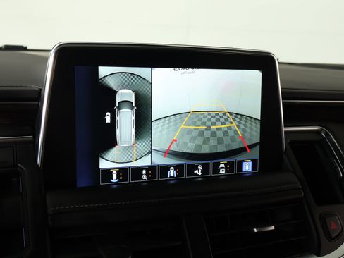 Used 2023 Chevrolet Tahoe Z71 w/ Luxury Package AWD/4WD image 6