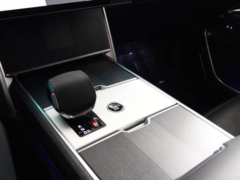 Used 2025 Land Rover Range Rover Long Wheelbase Autobiography image 31