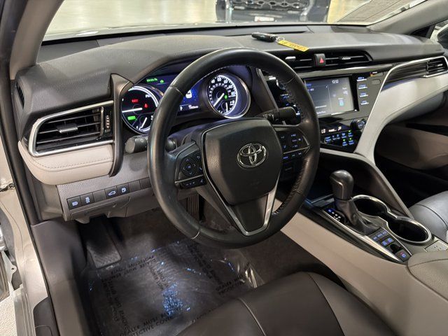 Used 2018 Toyota Camry XLE FWD image 14