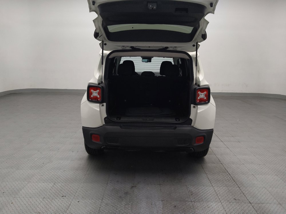 Used 2020 Jeep Renegade Altitude FWD image 29