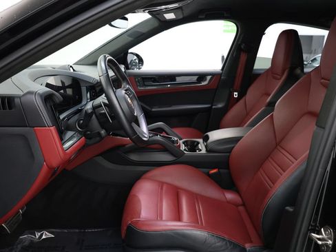 Used 2024 Porsche Cayenne Turbo GT AWD/4WD image 50