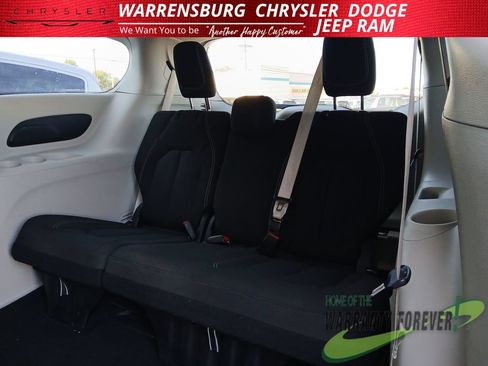 Used 2023 Chrysler Voyager LX FWD image 15