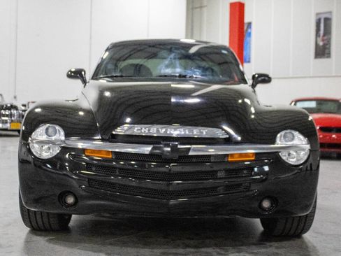 Used 2005 Chevrolet SSR LS 2dr Regular Cab Convertible w/ Preferred Equipment Group image 9