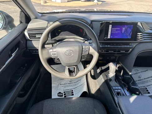 Used 2025 Toyota Camry LE FWD image 28