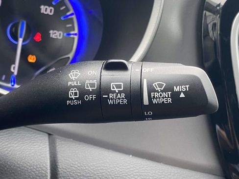 Used 2025 Chrysler Pacifica Select FWD image 22