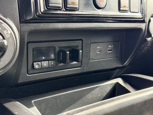 Used 2021 Nissan Titan PRO-4X w/ Pro-4x Utility Package image 39