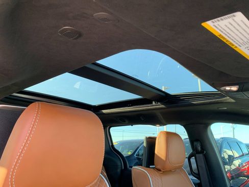 New 2026 Chrysler Pacifica Pinnacle image 21