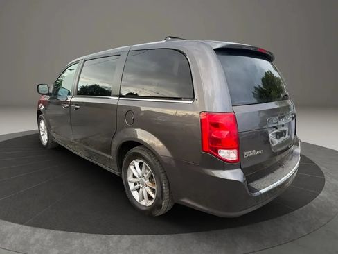 Used 2019 Dodge Grand Caravan SXT FWD image 6