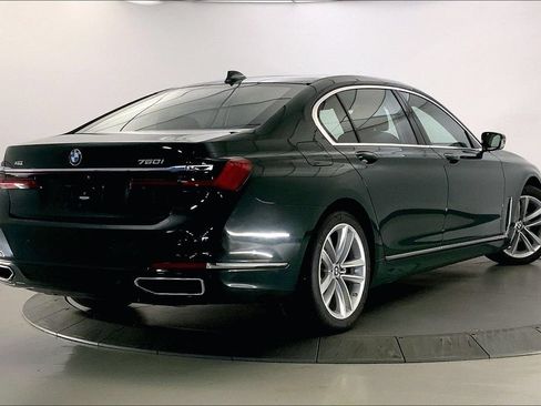 Used 2022 BMW 750i xDrive w/ Luxury Rear Seating Package AWD/4WD image 12
