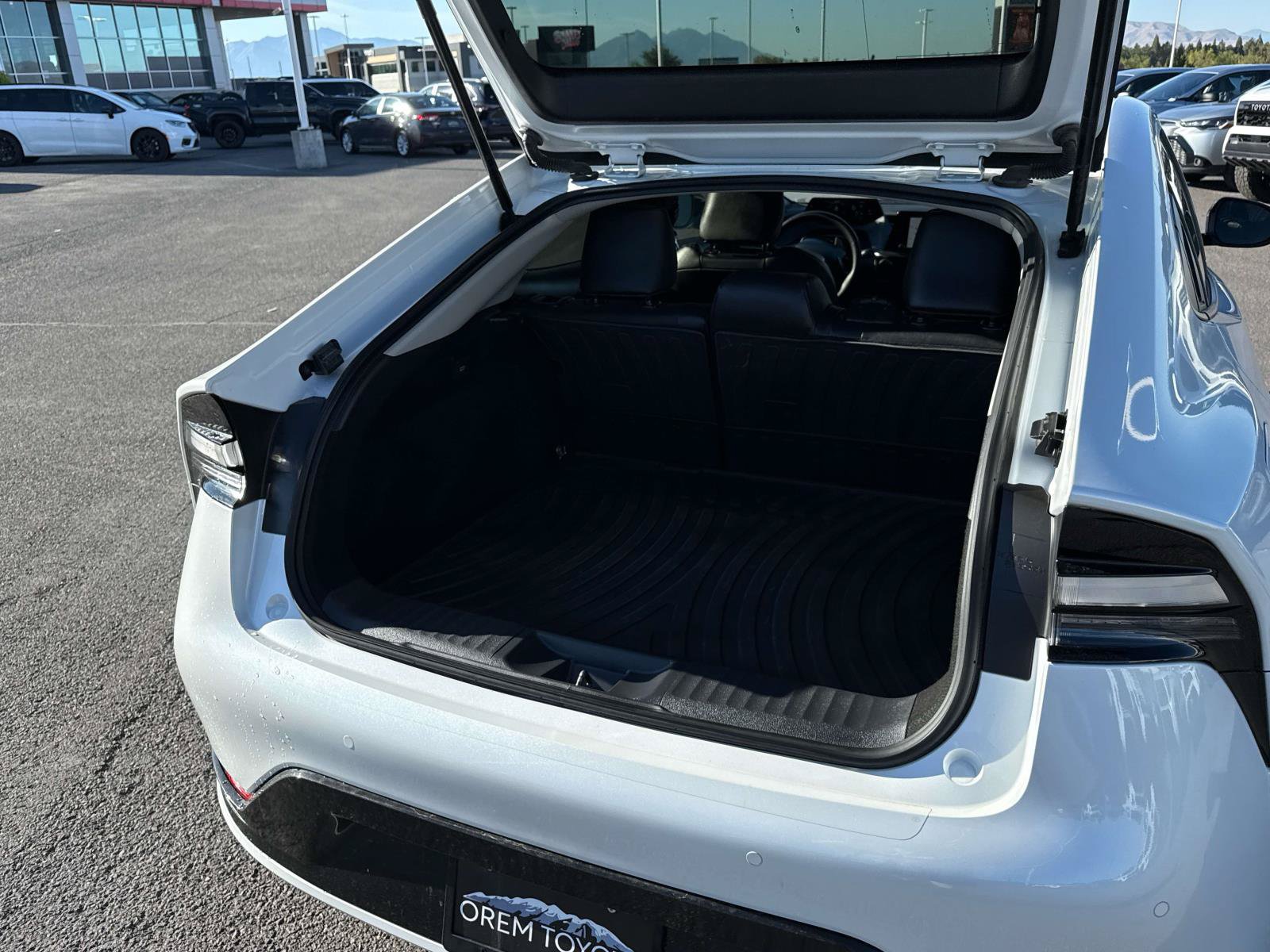 Used 2026 Toyota Prius Plug-In Hybrid FWD image 16