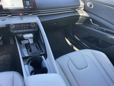 New 2026 Hyundai Elantra Limited FWD image 18