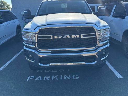 New 2024 RAM 3500 Tradesman image 34