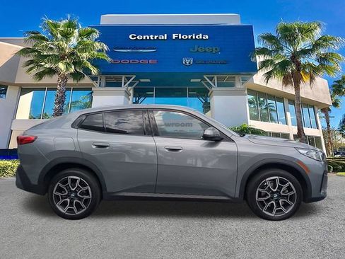 Used 2025 BMW X2 xDrive28i AWD/4WD image 4