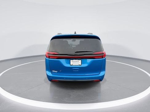 New 2026 Chrysler Pacifica Select w/ S Appearance Package FWD image 7